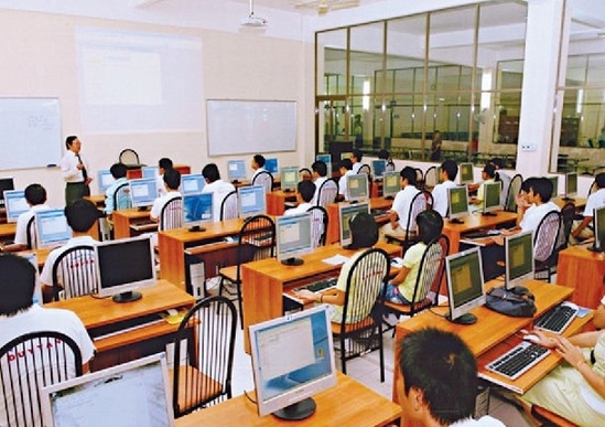 Khi học lý thuyết lái xe ô tô bạn cần lưu ý nắm rõ cấu trúc đề thi, thời gian thi và yêu cầu điểm cần đạt