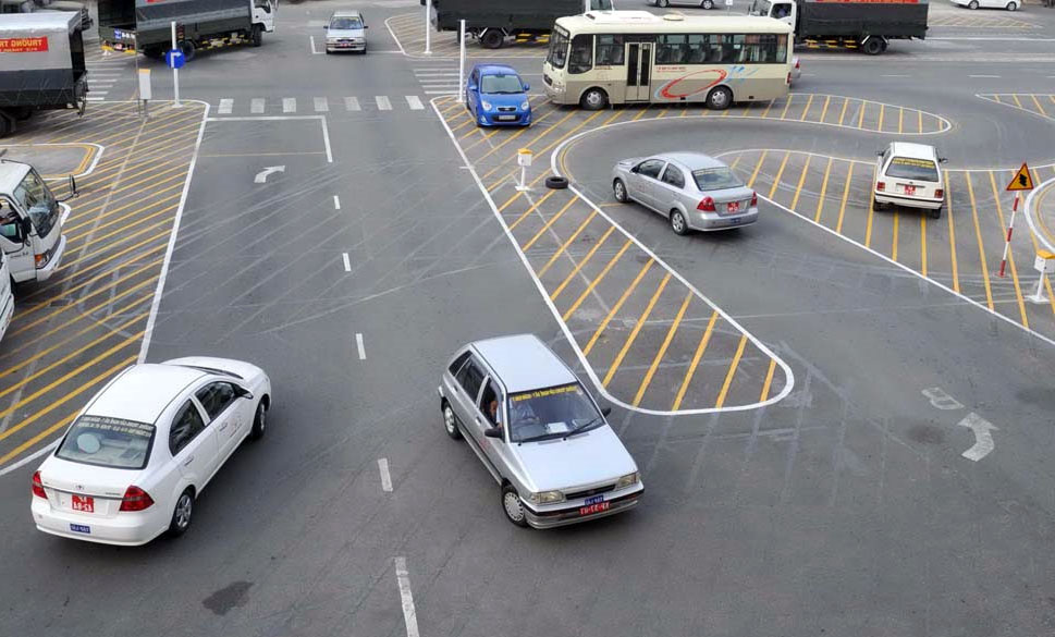 Thực hành lái xe trong Sa Hình gồm 11 bài thi cần vượt qua để được cấp bắng lái xe ô tô hạng b1