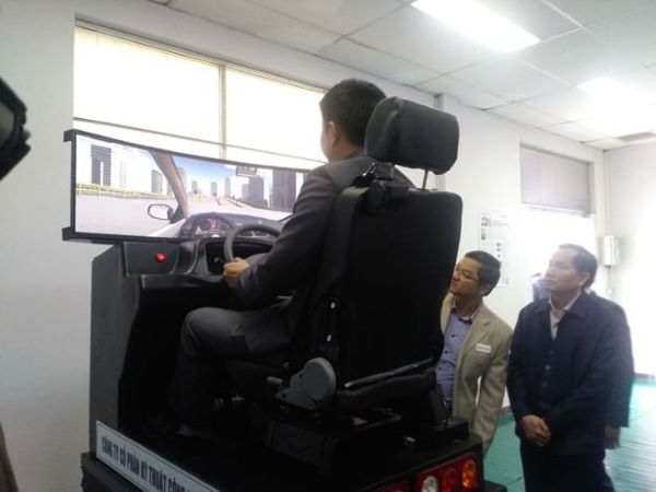 Hoàn thành đủ thời gian Học lái xe trên cabin mô phỏng là điều kiện để được dự thi sát hạch lái xe