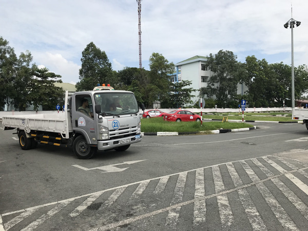 Khóa học lái xe ô tô hạng C1 tại Thành Công Nhà Bè là trọn gói, cam kết không phát sinh