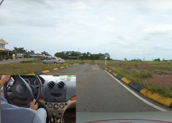 Lối vào khu vực thi sa hình B2 – Cẩn trọng quan sát biển báo và lộ trình di chuyển.